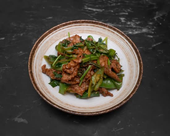 小炒牛 Spicy yellow beef